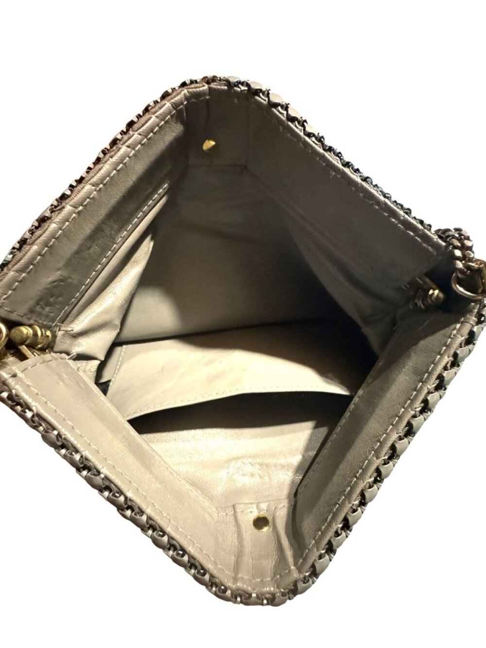Vintage 80s Silver Mesh Shoulder Bag With Chain Strap & Clasp Closure - Picture 4 of 4